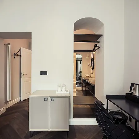 Kollmann And Pensión Liubliana